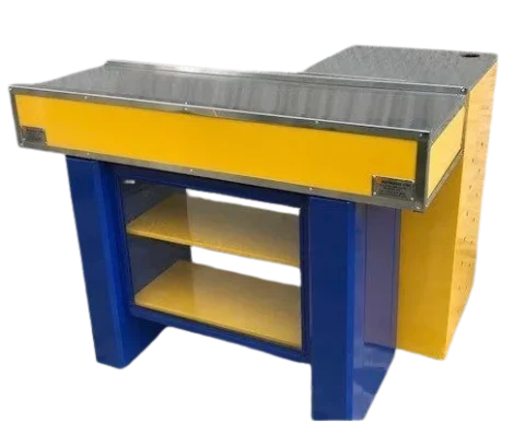puesto metalico color amarillo y azul